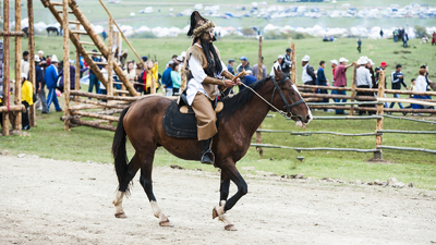 Cavalières Word nomad Games avec Baibol travel