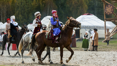 cavalière kirghize Word nomad Games avec Baibol travel