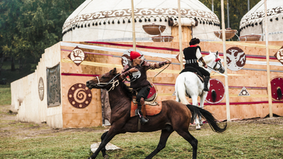 Archer à cheval World Nomads games avec Baibol travel