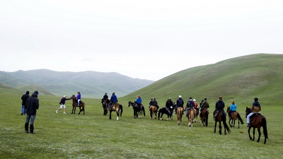 grand groupe de randonée à cheval avec baibol travel